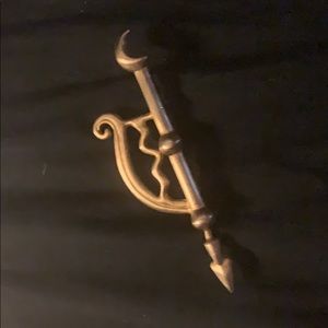 Vintage Harp and Scepter Pin